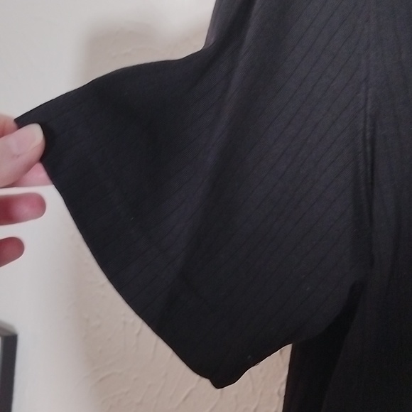 Women's Mock Turtle Neck Short Sleeve Black Top Size L - Picture 4 of 8